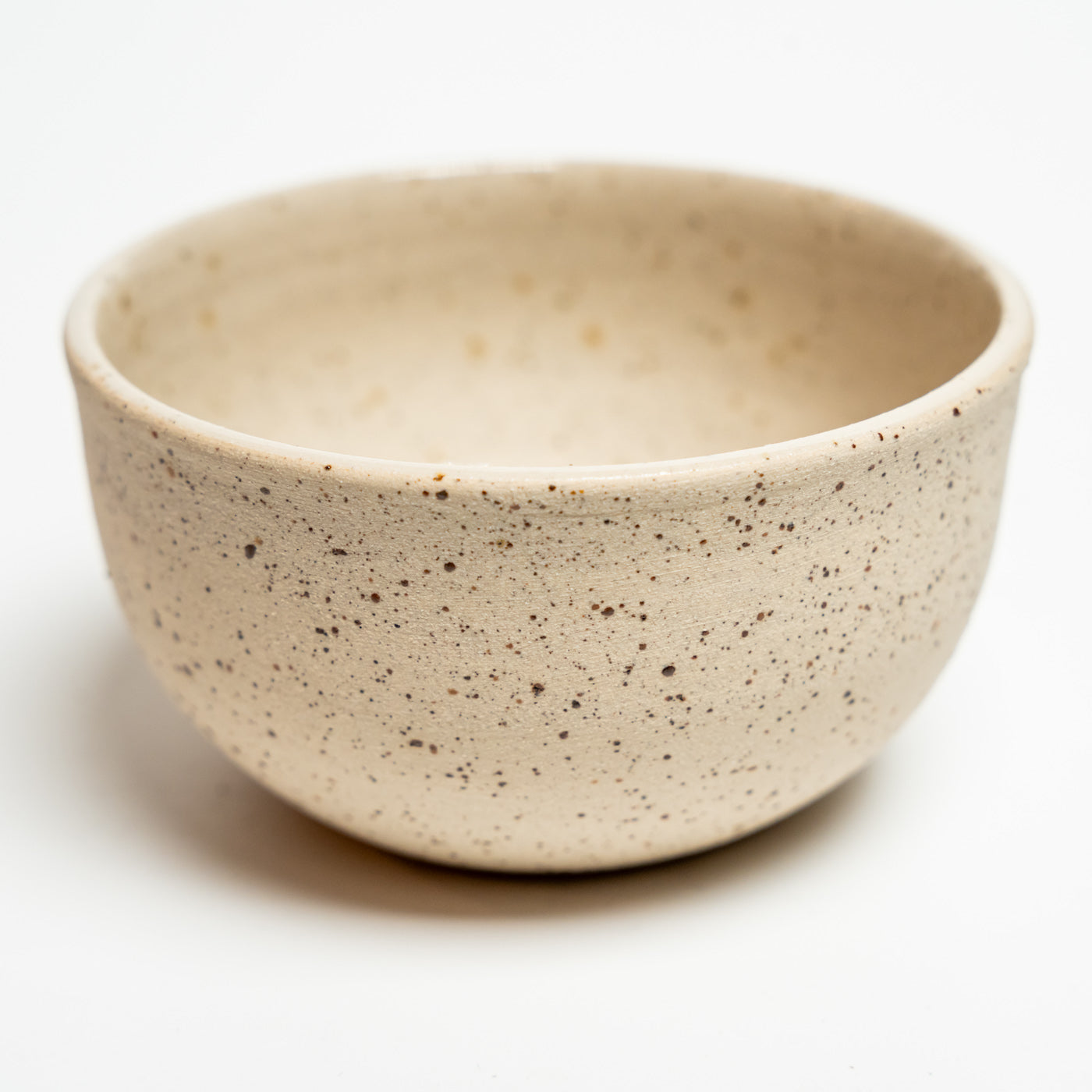 KUMO Flat White mit Spots | Mura Mura Ceramics