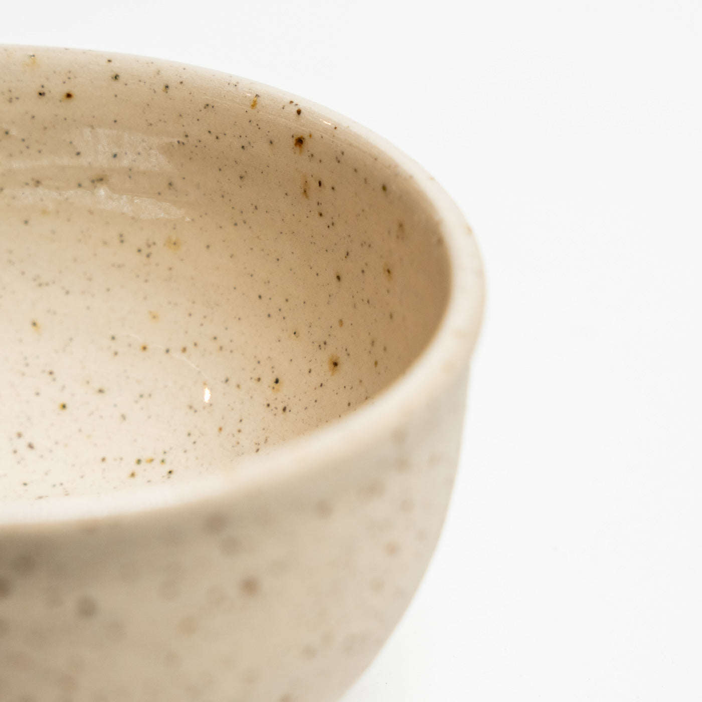 KUMO Flat White mit Spots | Mura Mura Ceramics