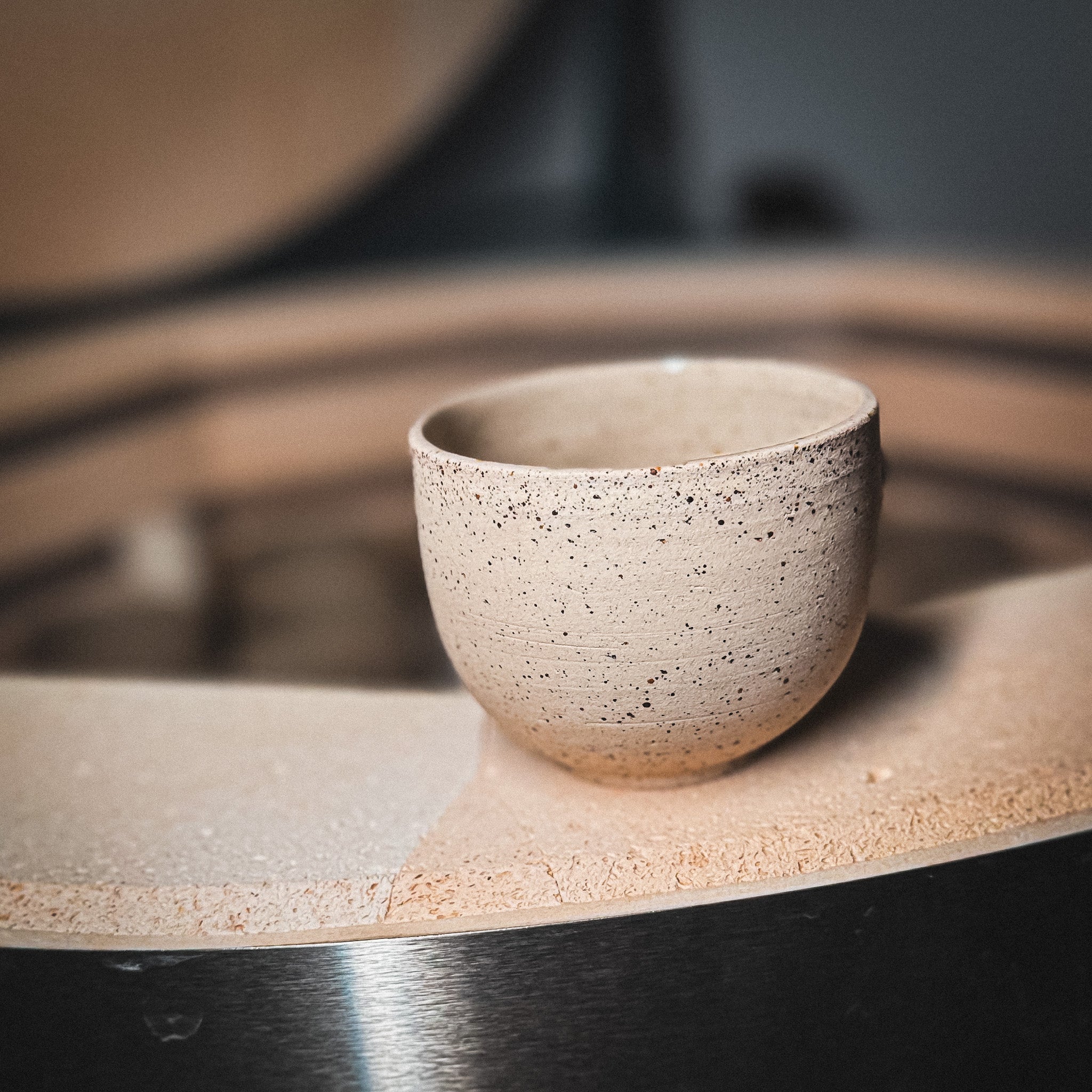 OCHA Teetasse mit Spots | Mura Mura Ceramics