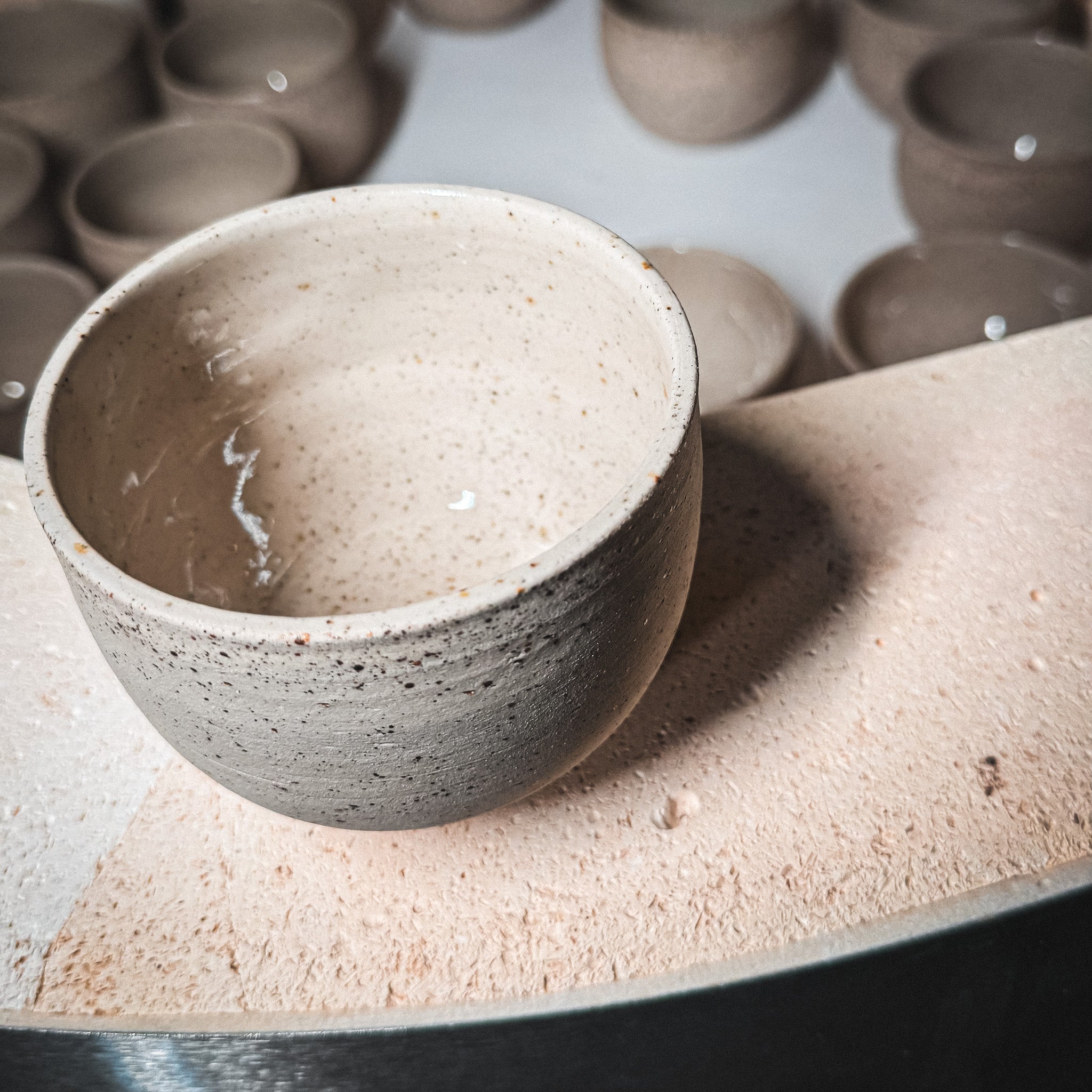 OCHA Teetasse mit Spots | Mura Mura Ceramics